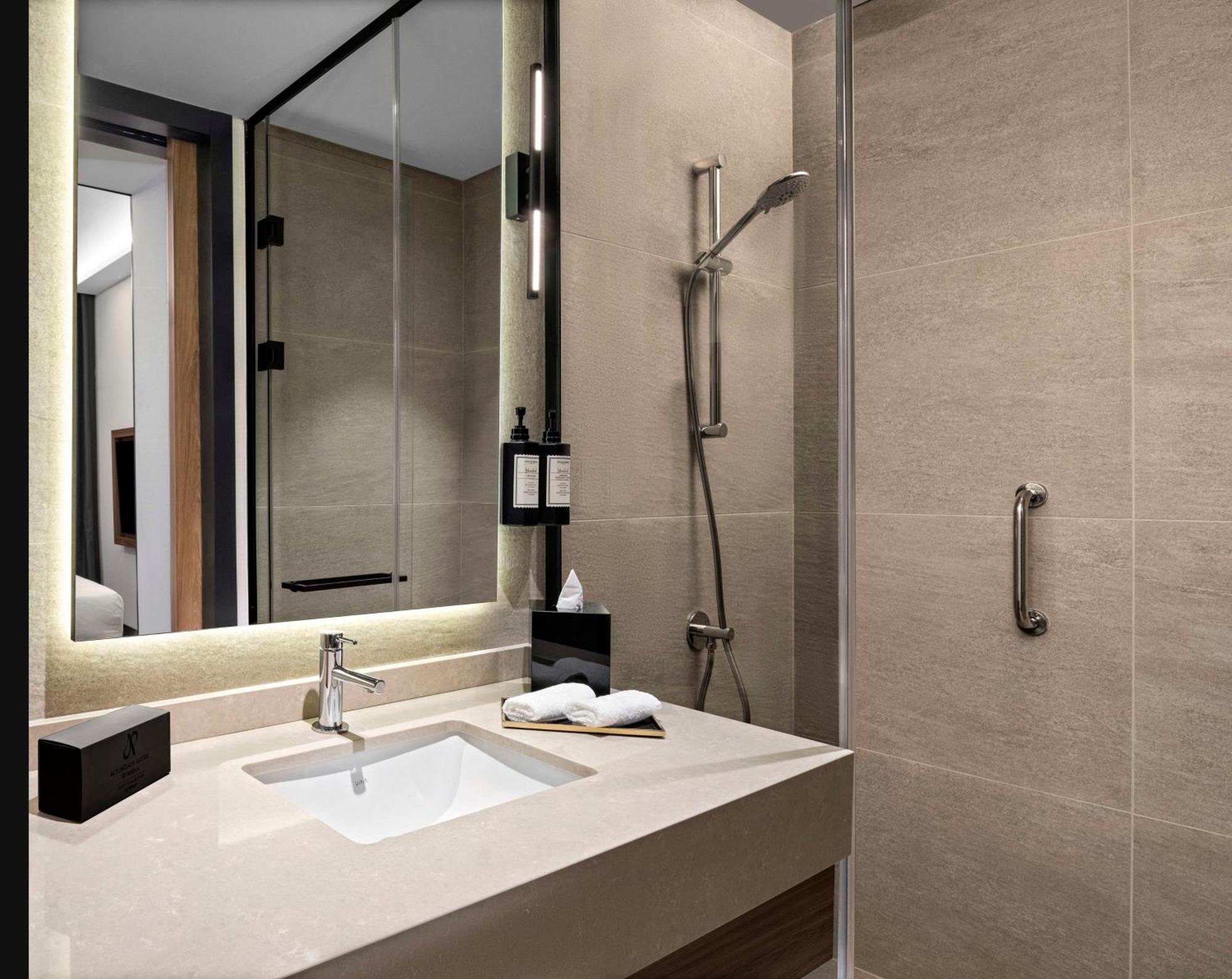 Altunizade Suites Istanbul, Curio Collection By Hilton Ngoại thất bức ảnh