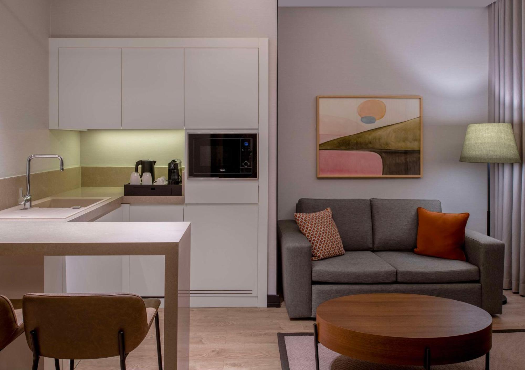 Altunizade Suites Istanbul, Curio Collection By Hilton Ngoại thất bức ảnh